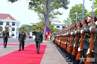 Vietnamese and Lao Chiefs of General Staff and Deputy Defense Ministers hold talks